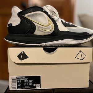 Kyrie Low 5 Basketball Shoes with box